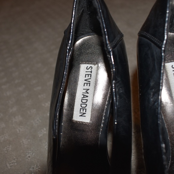 Steve Madden Open Toe Navy Heels - Picture 3 of 3